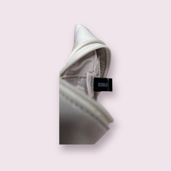 Kate Spade Polkadot Zipper Pouch? Cosmetic Bag - Picture 7 of 7